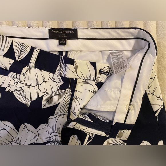 Banana Republic Women’s crop pants/4p - Picture 4 of 4